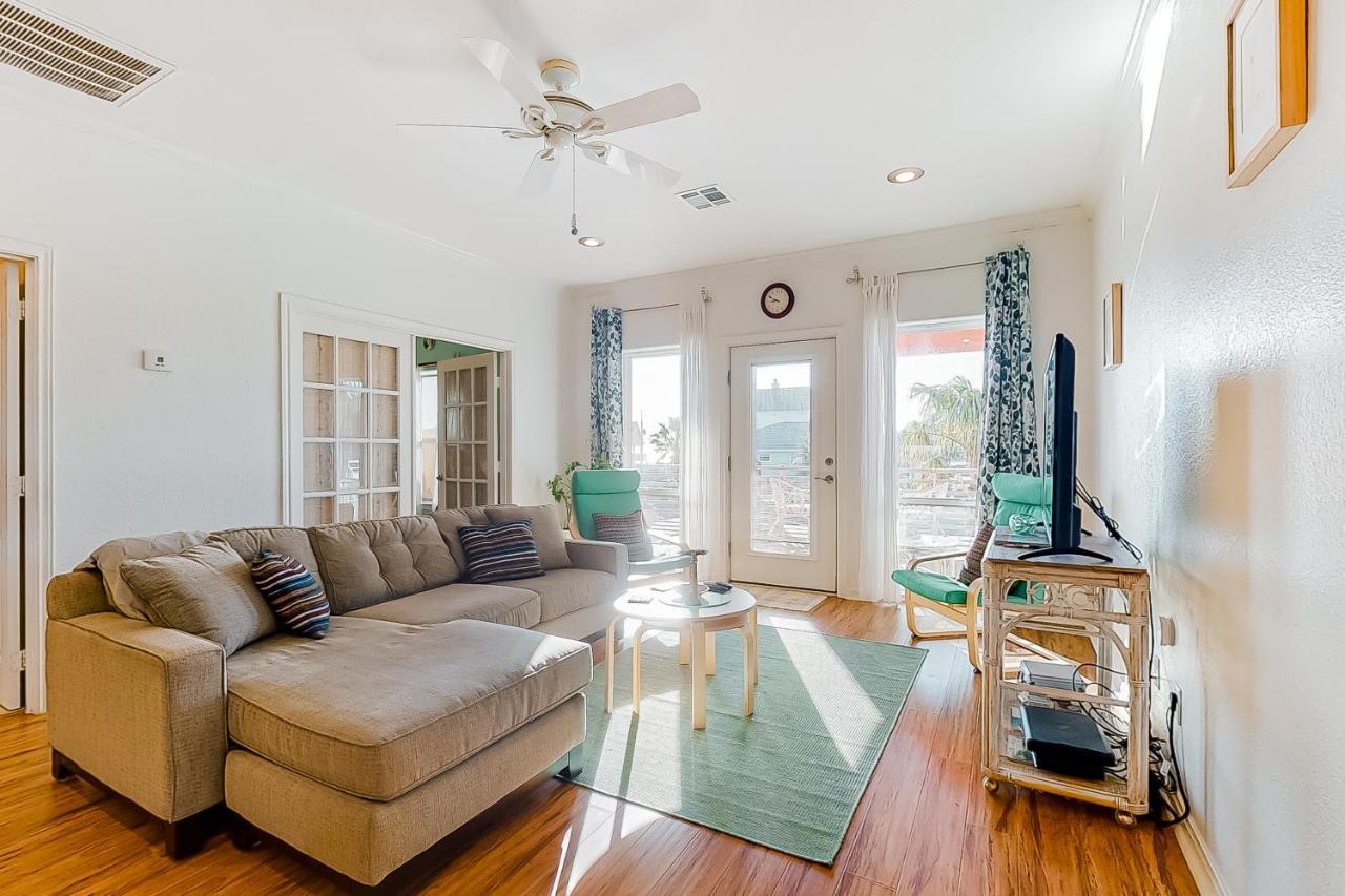 4 Palms Villa Bolivar Peninsula ภายนอก รูปภาพ