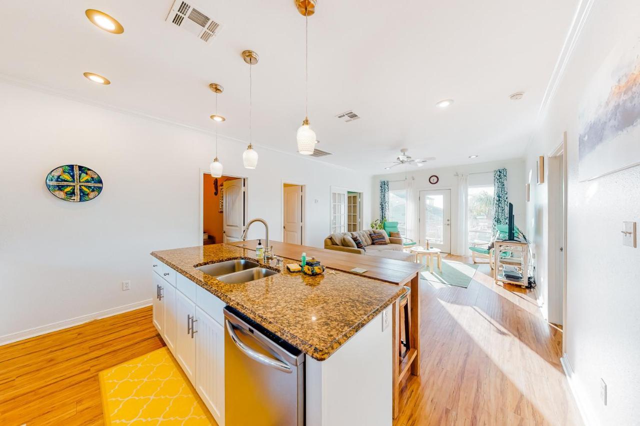 4 Palms Villa Bolivar Peninsula ภายนอก รูปภาพ