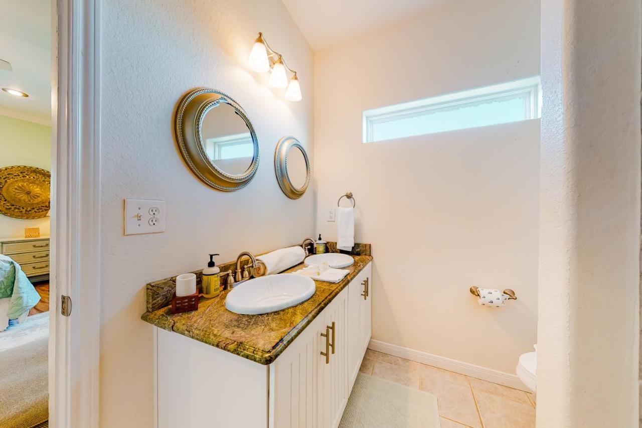 4 Palms Villa Bolivar Peninsula ภายนอก รูปภาพ