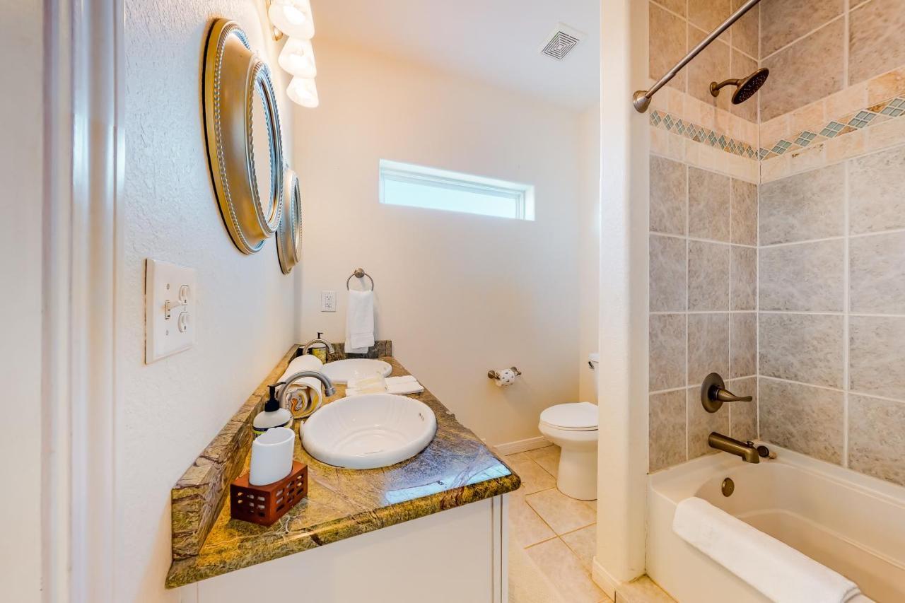 4 Palms Villa Bolivar Peninsula ภายนอก รูปภาพ